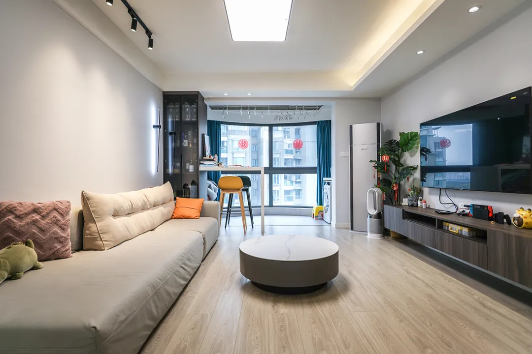 柜门顶板掉白屑？验收时用这几招，问题全暴露！